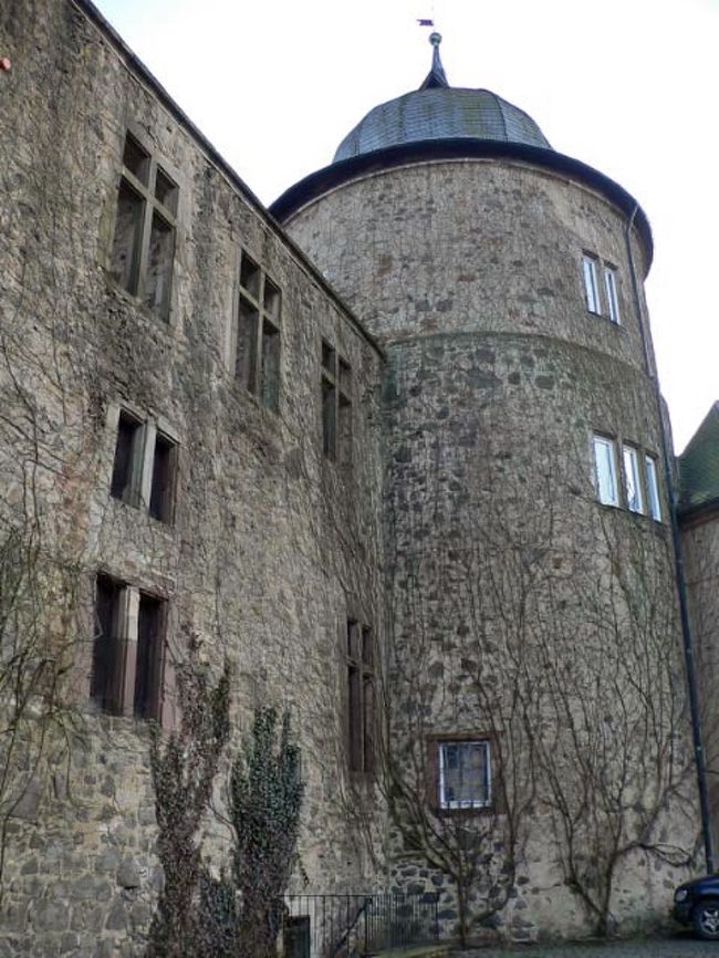 客室１８室の小さなホテルなので、設備やサービスは高級ホテルに比べるとどうしても劣りますが、なんと言っても昔の城に泊まっているような雰囲気が味わえ、よかったです。