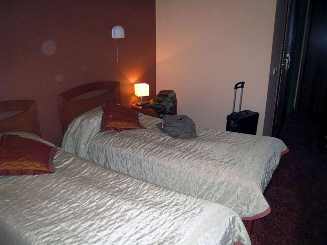 部屋はこんなかんじで、ちょっと狭いけど、いい感じ。