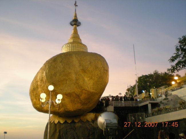 夢にまで見た　ｳｿですが<br /><br />ゴールデンロックが近づいて来ました。<br /><br />どきどきしました。