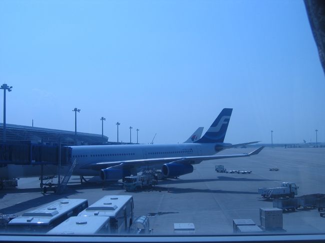 中部空港からフィンランド行きの航空機はA340。ほぼ満席だった。