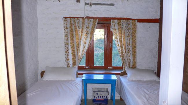 ヒレのゲストハウスの部屋の内部。<br />ここから棚田が見えた。<br />