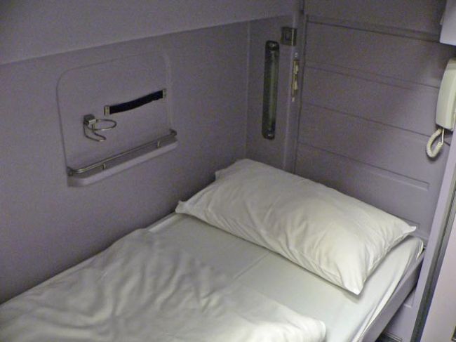 寝台は十分な広さで、暖房もちゃんときいています。