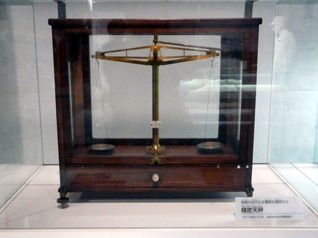 明治時代に大阪造幣局で作られた精密天秤