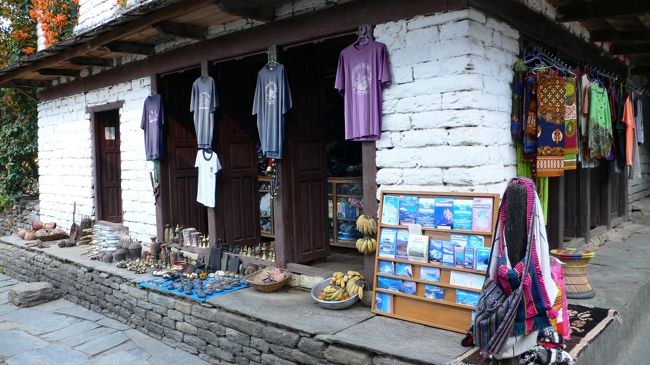 Birethanti(ビレタンティ・1025m）の街並み。