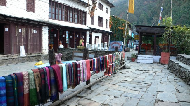 Birethanti(ビレタンティ・1025m）の街並み。