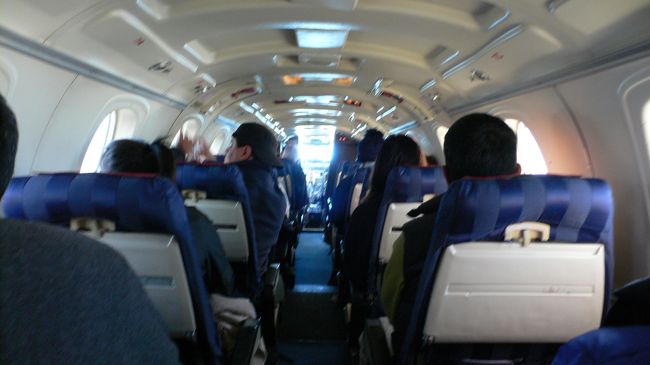 ポカラからカトマンドゥへ向かう飛行機の中より。<br />