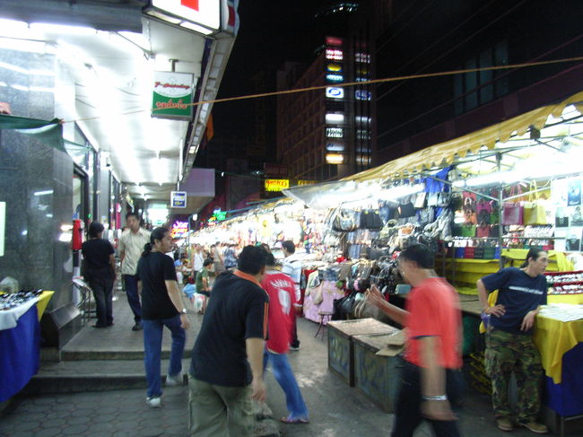 帰るころにはナイトバザールはこんな感じに