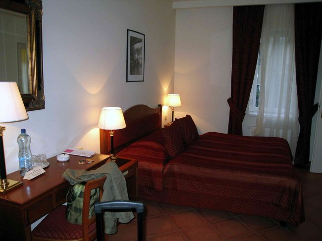 じゃんけんに勝って、広いベッドを独占。