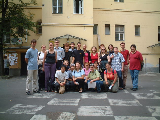 これが、大学で撮ったほぼ全員の写真。<br />いやー、みんな大きいね。