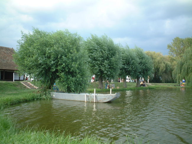 落ち着きますね。<br />心地よい風を受けながら、芝生でぼ〜〜〜っとしてたのがとても幸せでした。