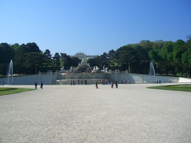 グロリエッテの丘の麓にあるネプチューンの泉