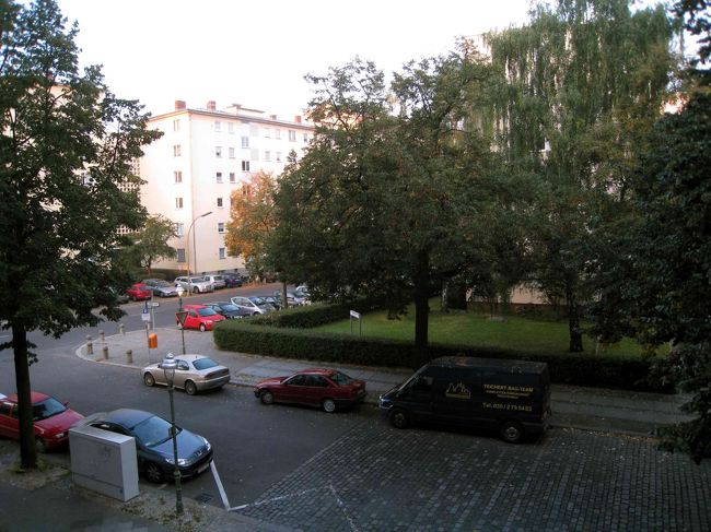 ホテルの窓から。早朝。