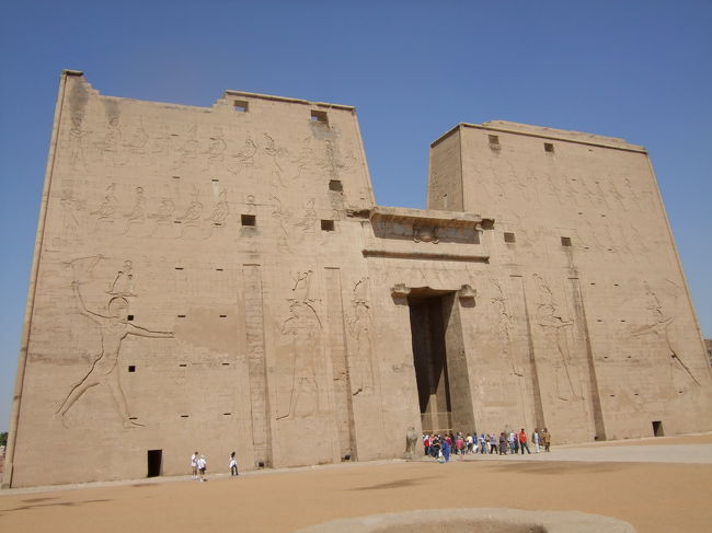 エドフのホルス神殿です。