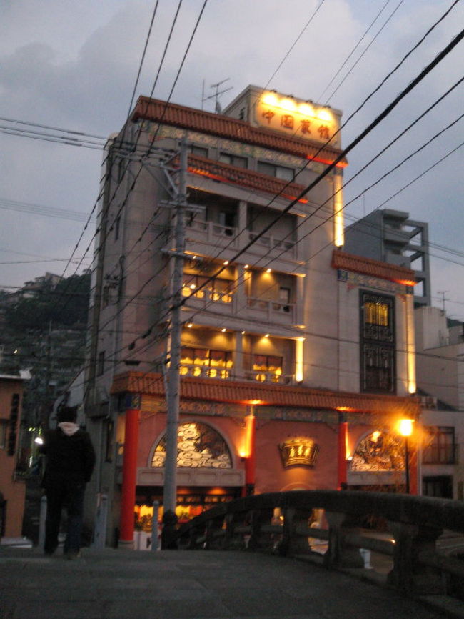 夜ご飯は『中国菜館　慶華園』で<br />皿うどんを食べました。
