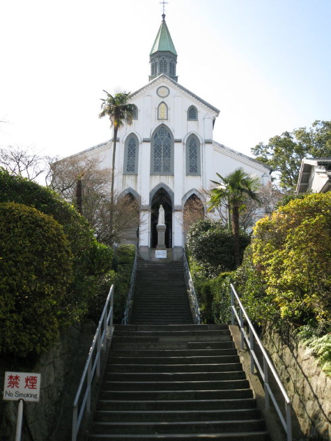 大浦天主堂<br />教会の中は撮影禁止でしたが<br />ステンドがとってもキレイで<br />木も使われていたので和洋折衷な雰囲気でした。