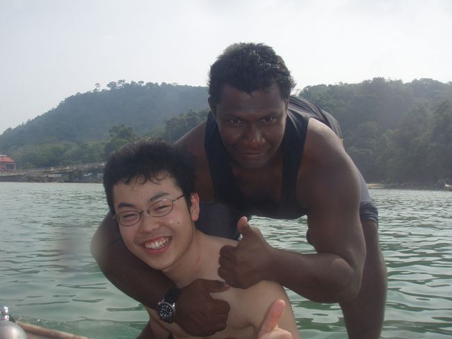 ダイビングショップの従業員。イカ釣ってました(笑)