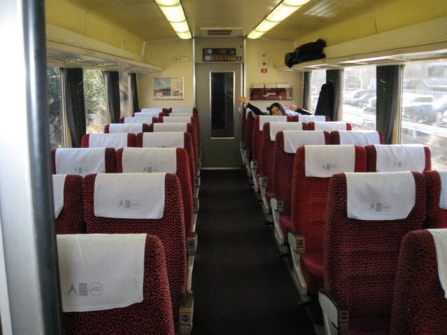 この日の特急かもめは空いていて貸切でした。<br />海を眺めながら、田園風景を眺めながら<br />お菓子をバリバリ(笑)<br />グリーン席より贅沢な気分を味わえました。<br />