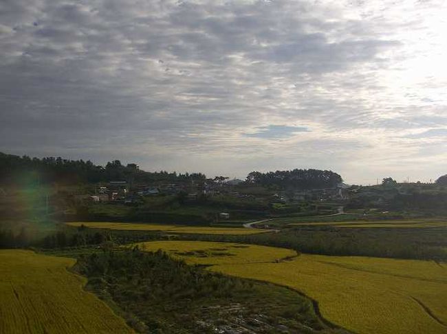 7:55　そろそろ飽きてきた・・・<br /><br /><br />内陸に入ると海南部線（トンヘナムブソン／Donghae Nambu Line）はしばらくはのどかな風景が続きます。<br />ちょっと変化がなくのどかすぎて退屈になってきました＾＾；