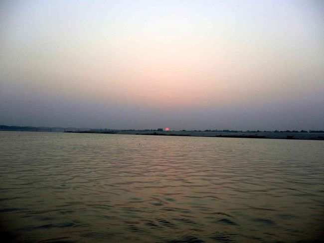 ガンガーの船上から、日の出。