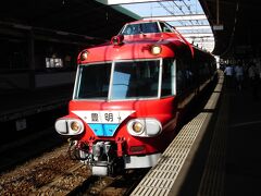 多少古くてもこんな普通電車、大歓迎です。

それにパノラマカーでの中京競馬入りって縁起がいい。