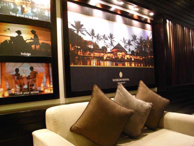 ■インターコンチネンタル　空港ラウンジ■<br /><br />でも楽チンだから、細かい事はいっか〜〜♪<br />イミグレなんて、ほとんど顔パスで済んじゃう！！<br /><br />室内にはホテルの写真がイッパイ！<br />どんなホテルかめっちゃ楽しみぃ〜♪<br /><br />(б◇б)〜♪<br /><br /><br /><br />