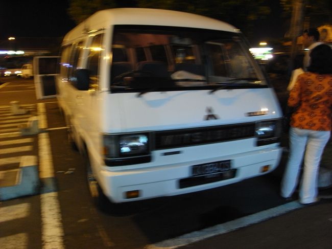 ■ングラライ空港■<br /><br />お迎えも到着し、<br /><br />いざ！ホテルへ出発ーーーーーーー！！！<br /><br />ε＝ヽ(‘ ▽‘)ノ<br /><br />ホテルへは、空港から１０〜１５分くらい。