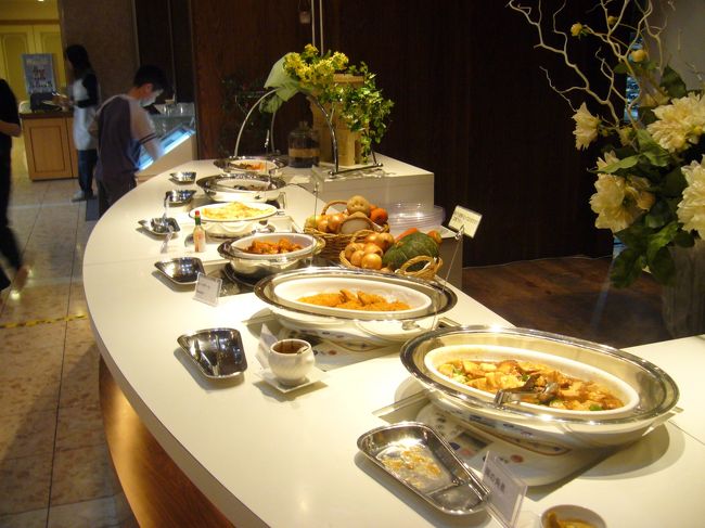 バイキング<br /><br />料理の種類も豊富で、一つ一つ結構美味しかったですよ。