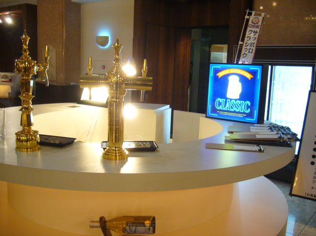 ビールサーバー<br /><br />ビールはこちらのサーバーから注いで来てくれます。北海道限定のサッポロクラシックと、アサヒスーパードライの２種類でした。