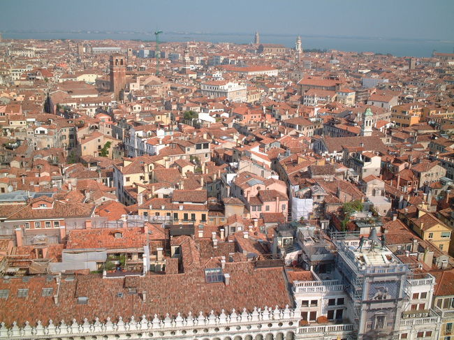 塔の上から撮った1枚。<br />ビックリでしょ?<br />ほんっとにこれでもかっていうくらいキレイだったよ。