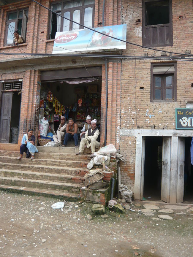 近所を散歩中。