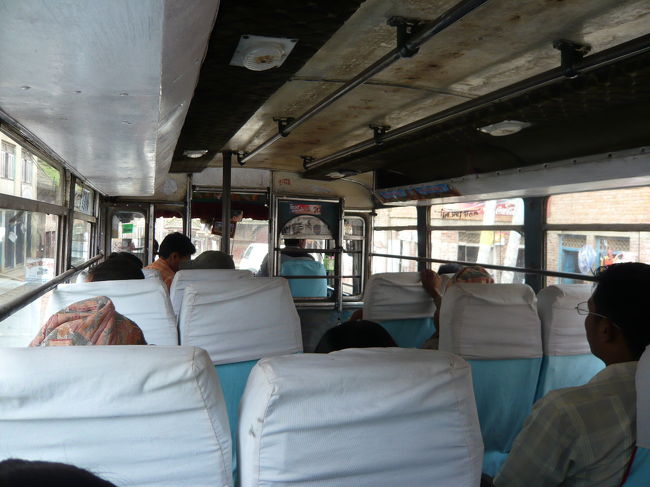 バスの中はこんな感じ。