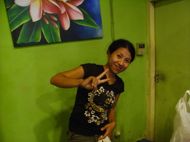 ■モンキーフォレスト通り■<br /><br />お買い物した、雑貨の店員さん！<br /><br />欲しいカゴBAGが１番安かった！<br />のに、さらに値切り…<br /><br />エヘッ♪<br />ありがとーーーーーー！！