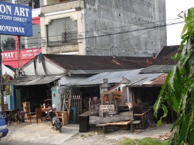 やっと、次の目的地【プラザ・バリ】へ向け、出発！！<br /><br />また買い物かぁ…<br /><br />(；￣w￣)=3<br /><br />