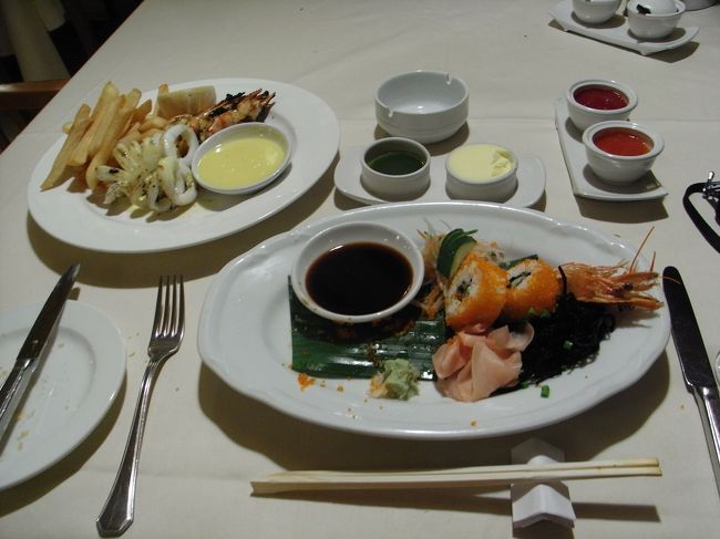 ■ジンバランガーデン■<br /><br />ちょっと、豪華じゃない！？<br />スリミング行った後だっていうのに…<br />意味ナイような…<br /><br />このホテル…何が１番気に入ったって…<br />ケチャップ！！<br /><br />ケチャップにはうるさい（笑）私が虜になるくらい♪<br />オーストラリアの物らしく、雑貨やアクセサリーよりも<br />お土産に持って帰りたかった…