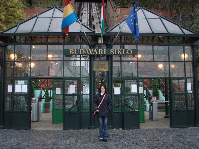 丘の上のｹｰﾌﾞﾙｶｰの駅