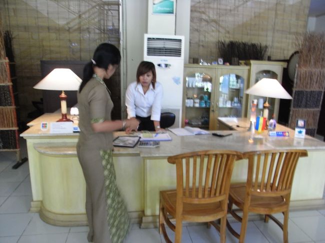 ■リンドゥ・スパ■<br /><br />ホットストーンとシロダーラの２時間コース♪<br /><br />初シロダーラ！<br />楽しみだわ〜〜〜♪<br /><br />(//∇//)<br />