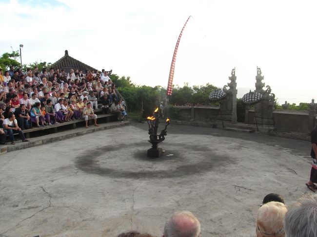 ■ケチャダンス■<br /><br />会場に到着！<br /><br />なんとか間に合った…<br /><br />(；￣w￣)=3<br />