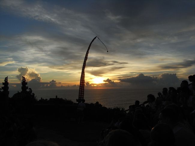 ■ケチャダンス■<br /><br />おおッ！！<br /><br />段々、日が落ちてきた！！