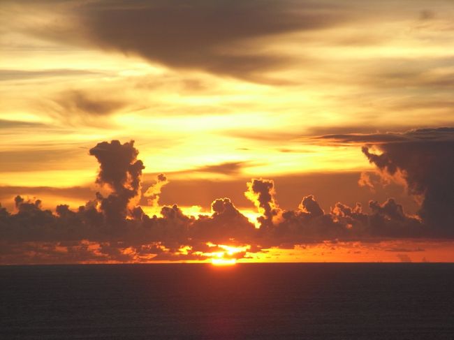 ■ケチャダンス■<br /><br />ダンスも見たいが、夕日も見たい！！<br /><br />忙しいよぉぉぉーーーーー！！