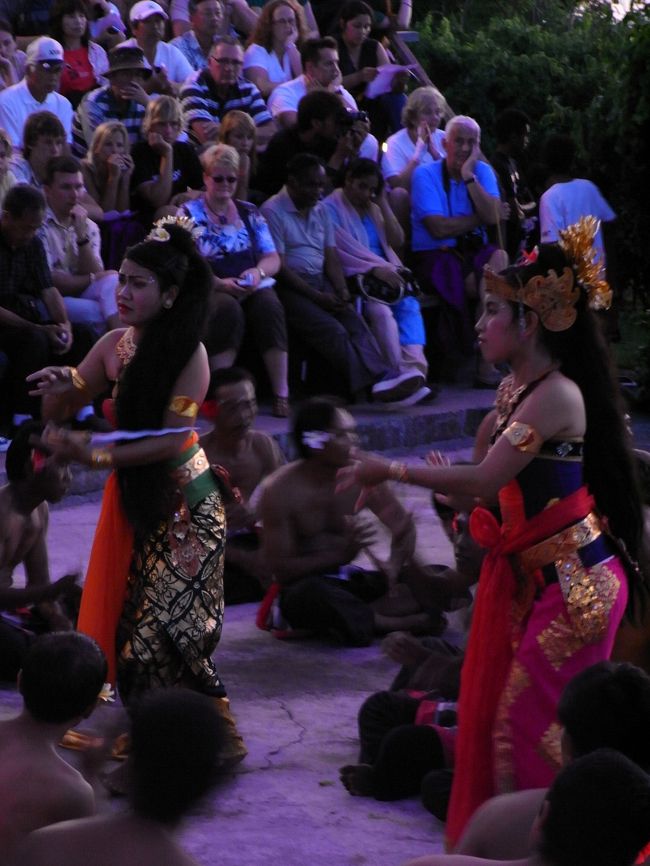 ■ケチャダンス■<br /><br />ああ…<br />そろそろ、カメラにおさめるのも限界だぁ…<br /><br /><br /><br />