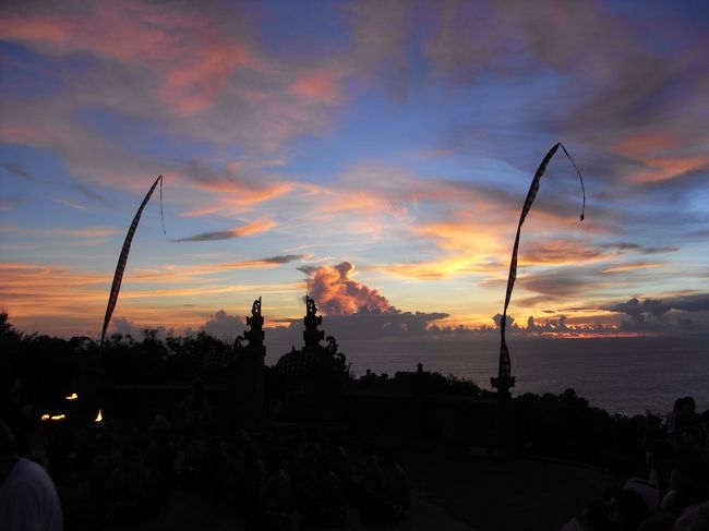 ■ケチャダンス■<br /><br />なんとも幻想的♪