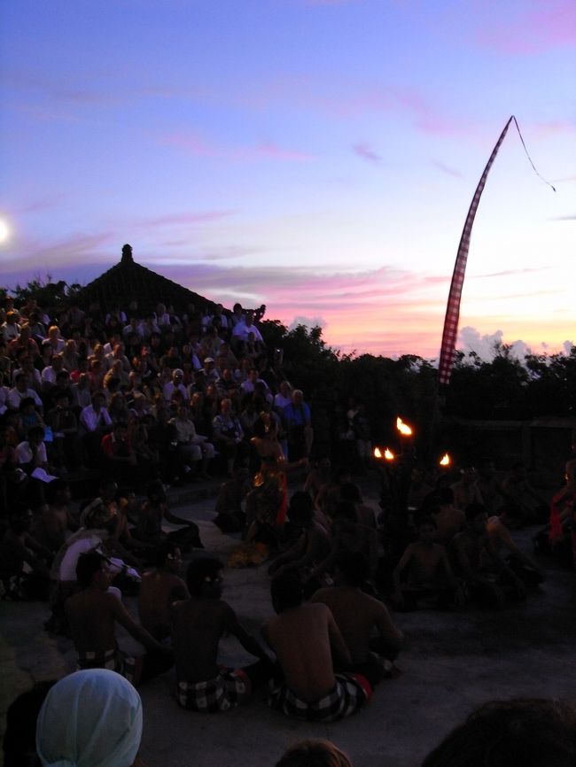 ■ケチャダンス■<br /><br />酔いしれる…<br /><br />(￣‥￣)