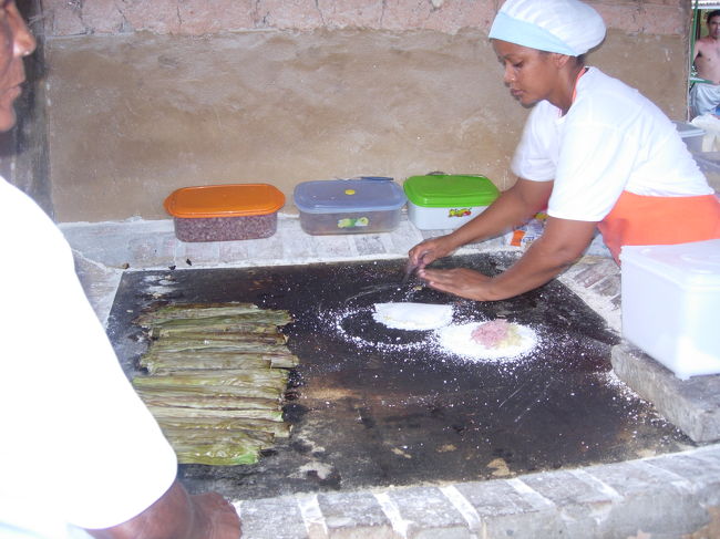 Mata de Sao Joao - tapioca &amp; bolo de carima<br />ヴィラにあるタピオカと発酵させたマンジョッカ粉のお菓子を売るスタンド。薪ストーブで注文に応じてどんどん作ってくれます。