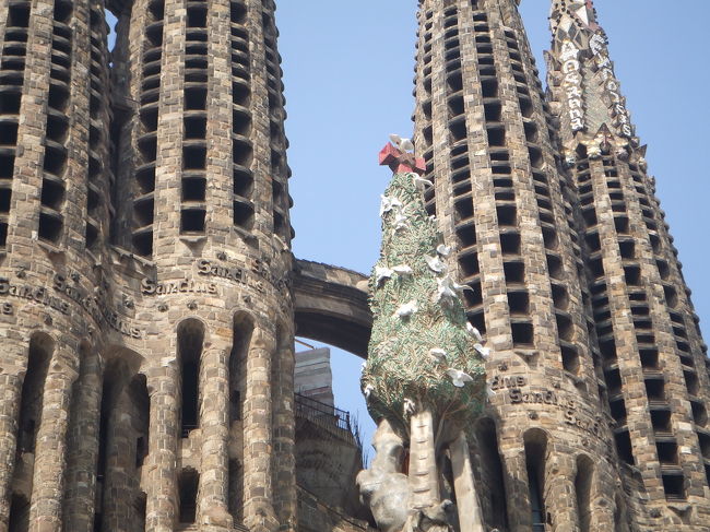 あと20年くらいで完成するとか。<br /><br />今の高さの2倍くらいの塔が建つらしいので、完成したらもう一度行きたい。