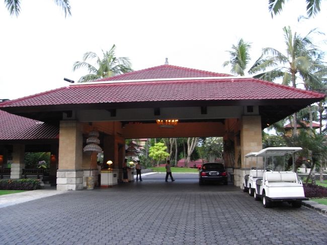 ■エントランス■<br /><br />エントランスに到着！！<br />