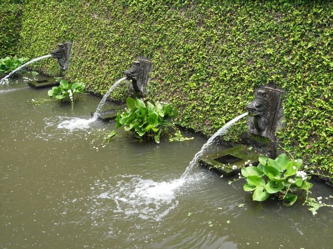 ■ラグーン■<br /><br />いたる所が凝っている！！<br /><br />視覚ダケでも、涼しげに感じる…