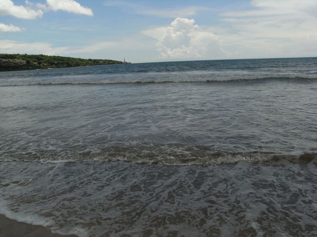 ■ジンバランビーチ■<br /><br />波の音って、本当に心地イイ…<br /><br />