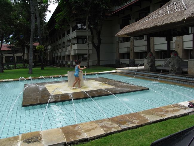 ■子供用プール■<br /><br />さて、ロビーへ戻ろう！！<br /><br />途中、子供用プールがある！