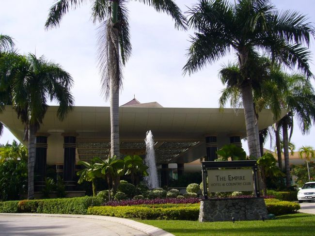 今回のお宿はブルネイが世界に誇る7つ星ホテル・The Empire Hotel ＆Country Club！！<br />豪華さに圧倒され、やや緊張気味にチェックイン完了(汗)