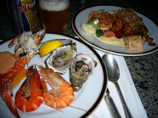 今夜のディナーは、ホテル内のレストランにてシーフードビュッフェ！！！<br />新鮮な牡蠣・海老・蟹に舌鼓♪<br />おいしーーー。